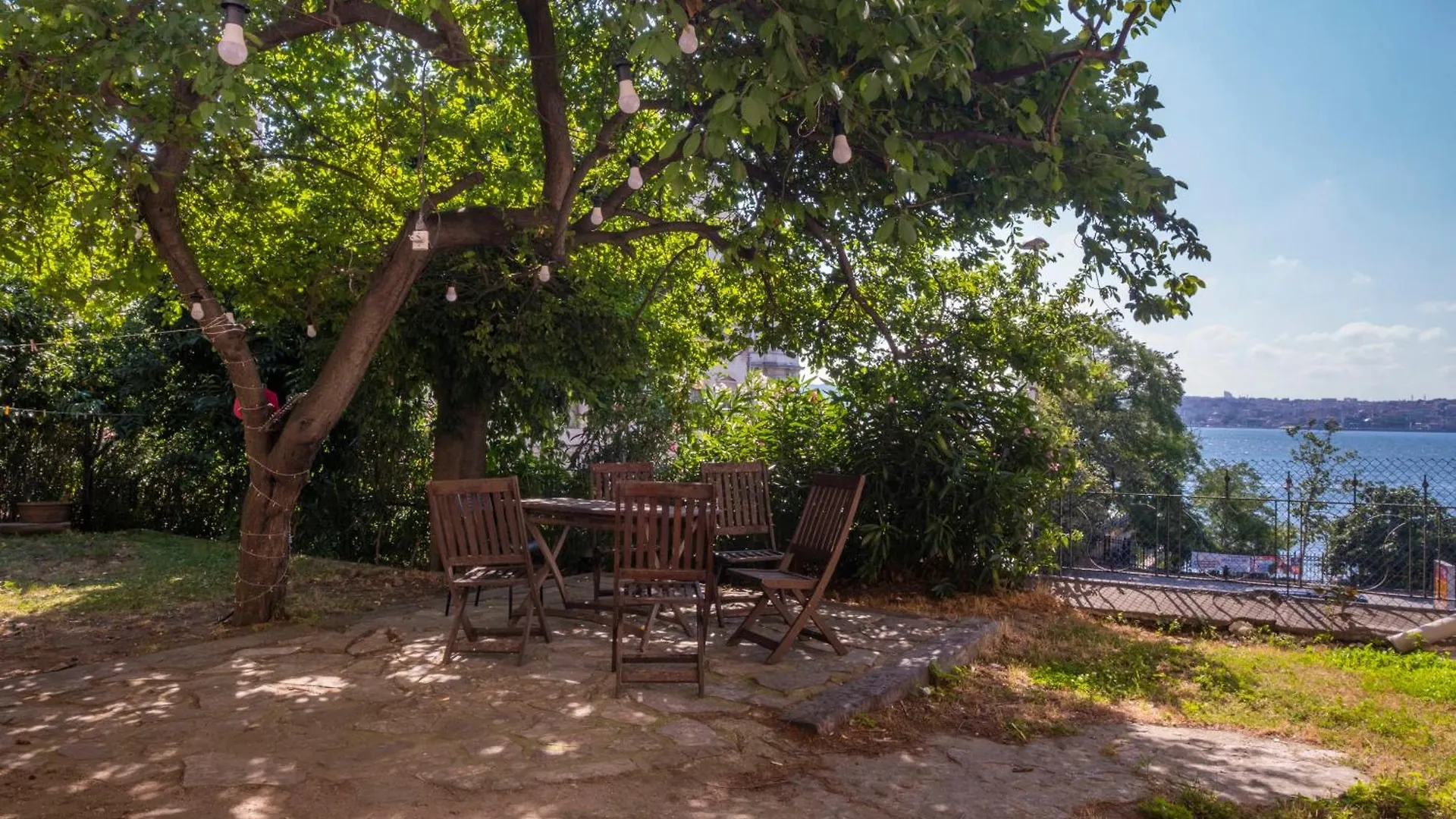 איסטמבול Hip Waterfront Apt With A Striking View טורקיה
