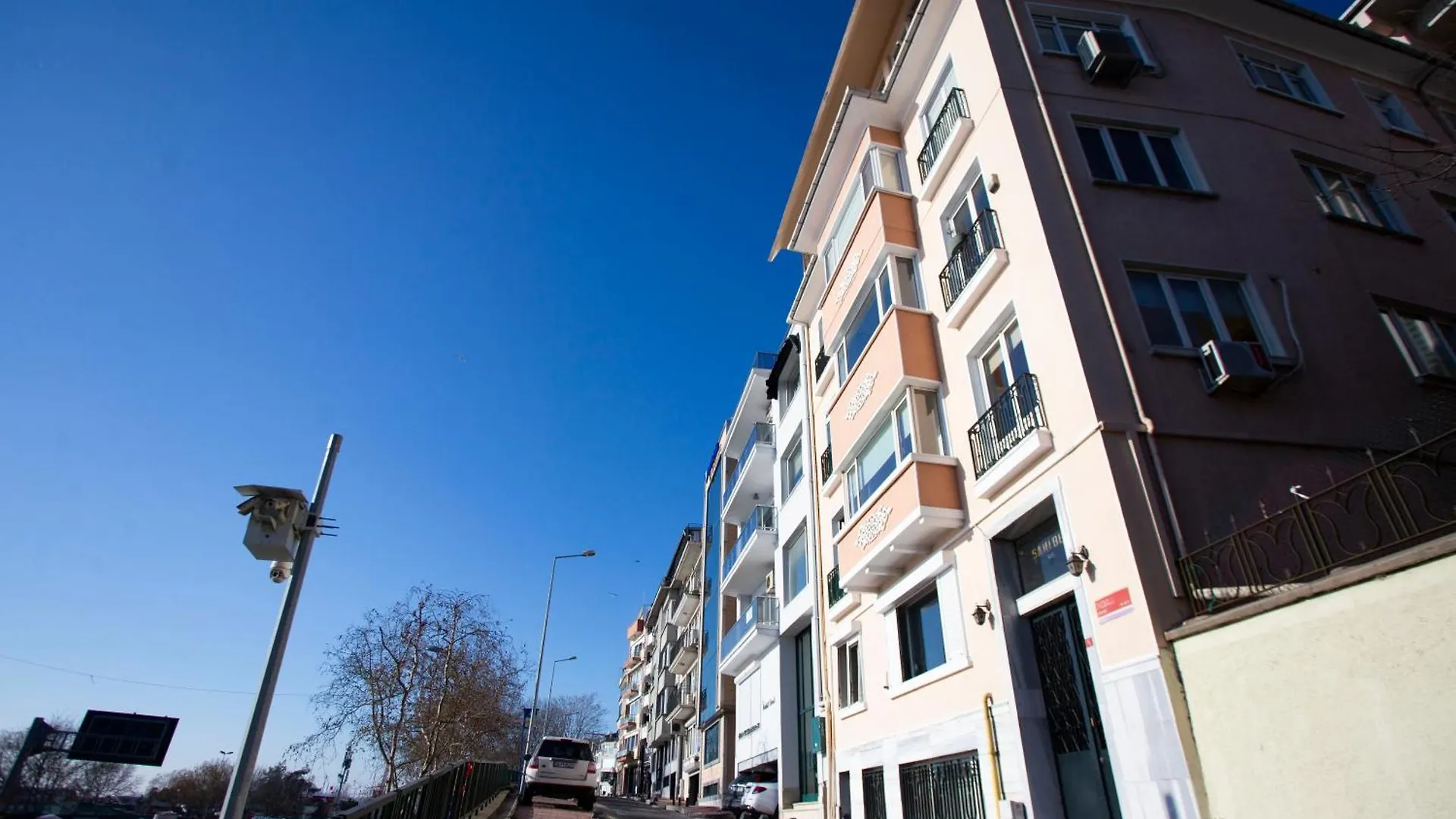 דירה איסטמבול Hip Waterfront Apt With A Striking View