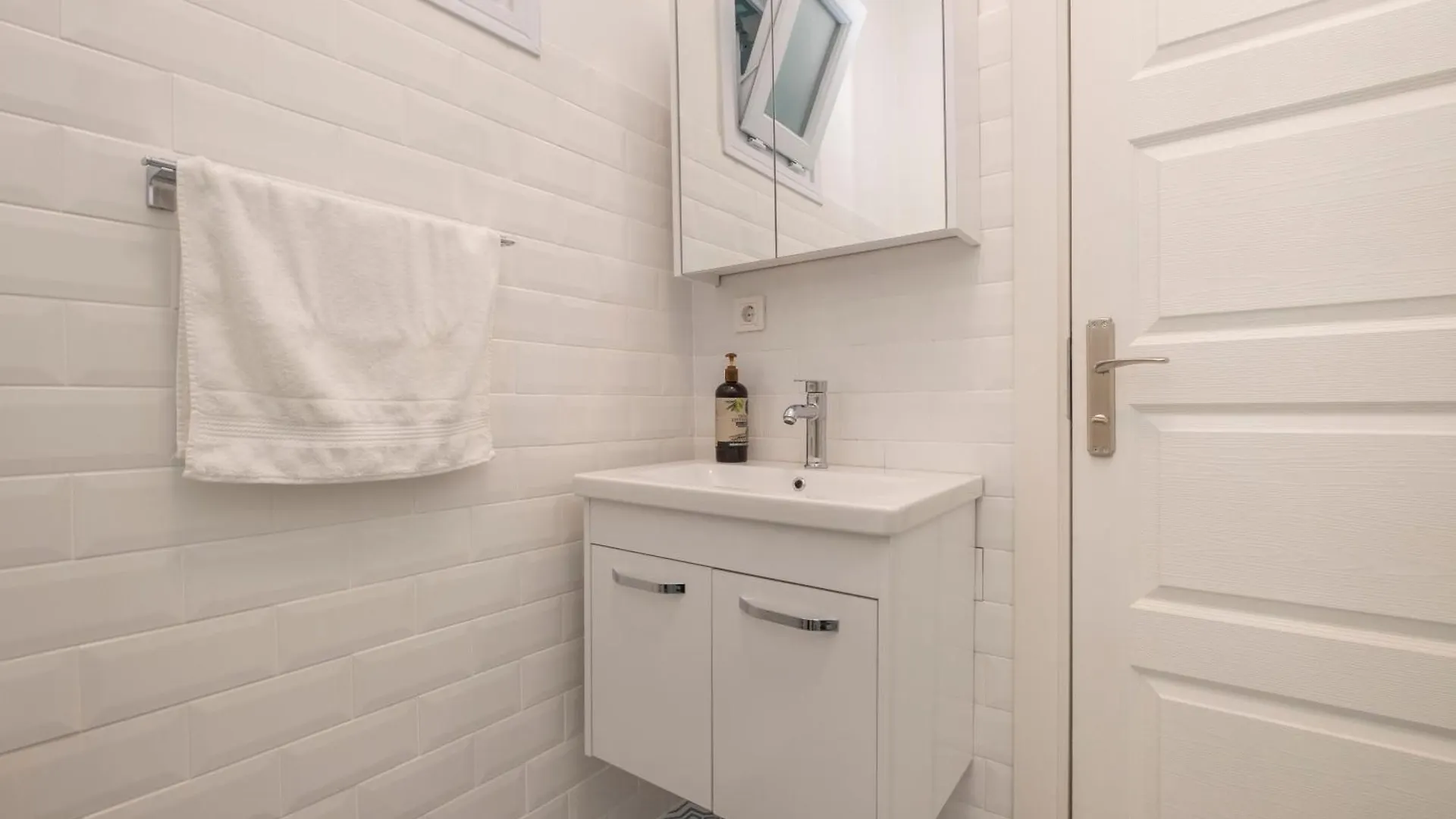איסטמבול Hip Waterfront Apt With A Striking View 0*,  טורקיה
