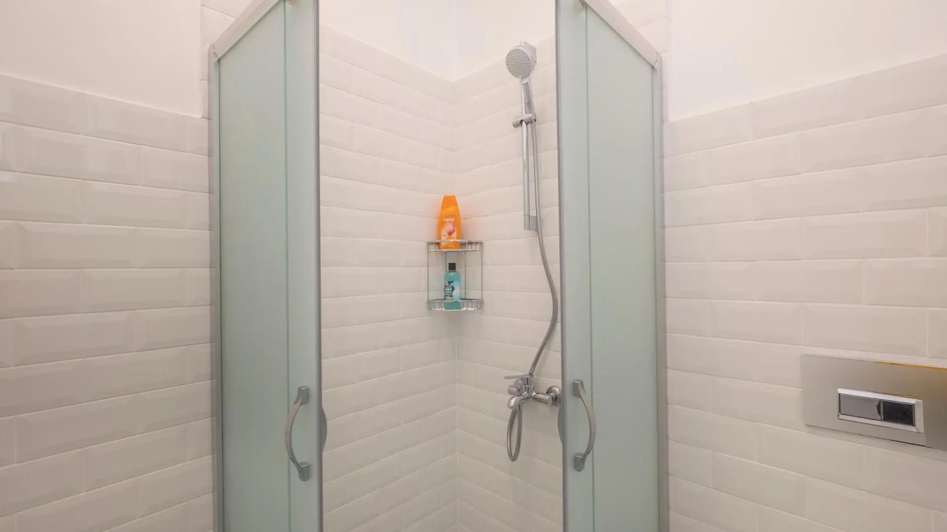 איסטמבול Hip Waterfront Apt With A Striking View דירה