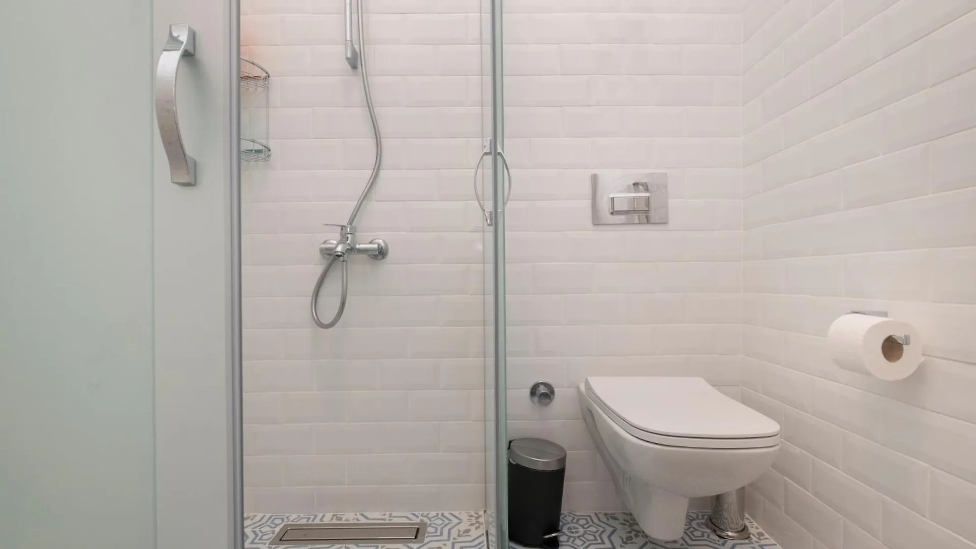 איסטמבול Hip Waterfront Apt With A Striking View דירה