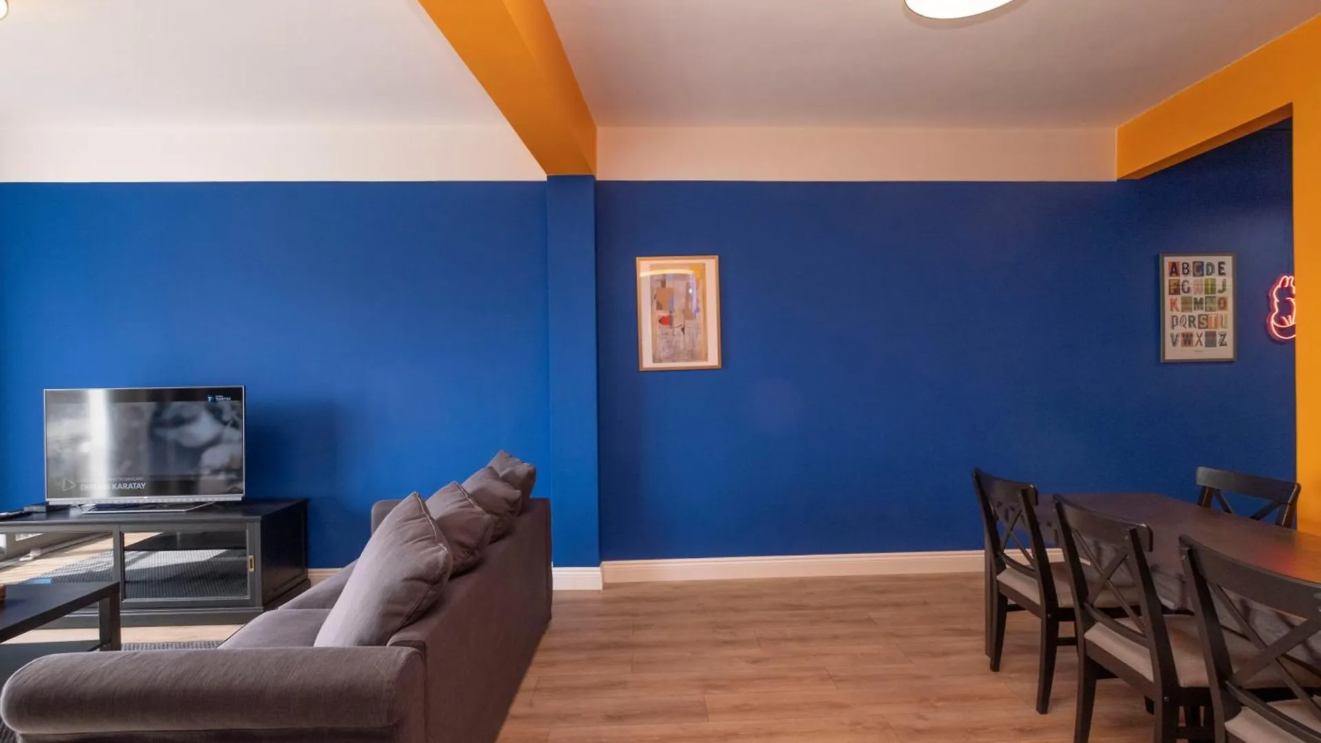 דירה איסטמבול Hip Waterfront Apt With A Striking View טורקיה